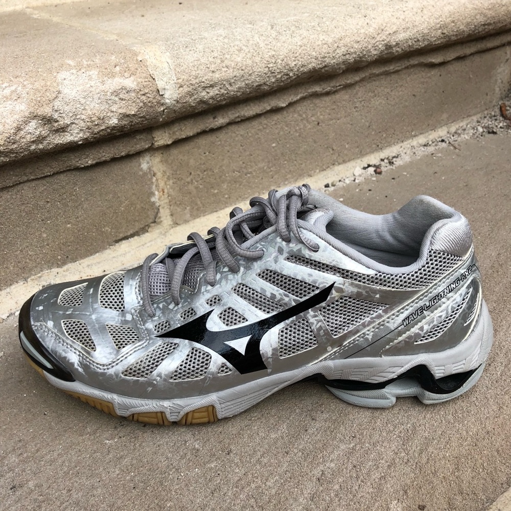 Mizuno Women's Wave Lightning RX2 Volleyball Shoe